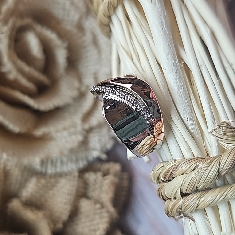 NEW SILVER & ROSE GOLD PLATED ZIRCON SWIRL FASHION RING - Picture 2 of 7
